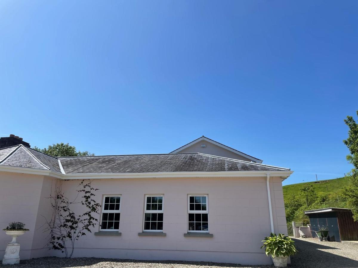 The Cottage At Riverbank Ballinamallard 外观 照片